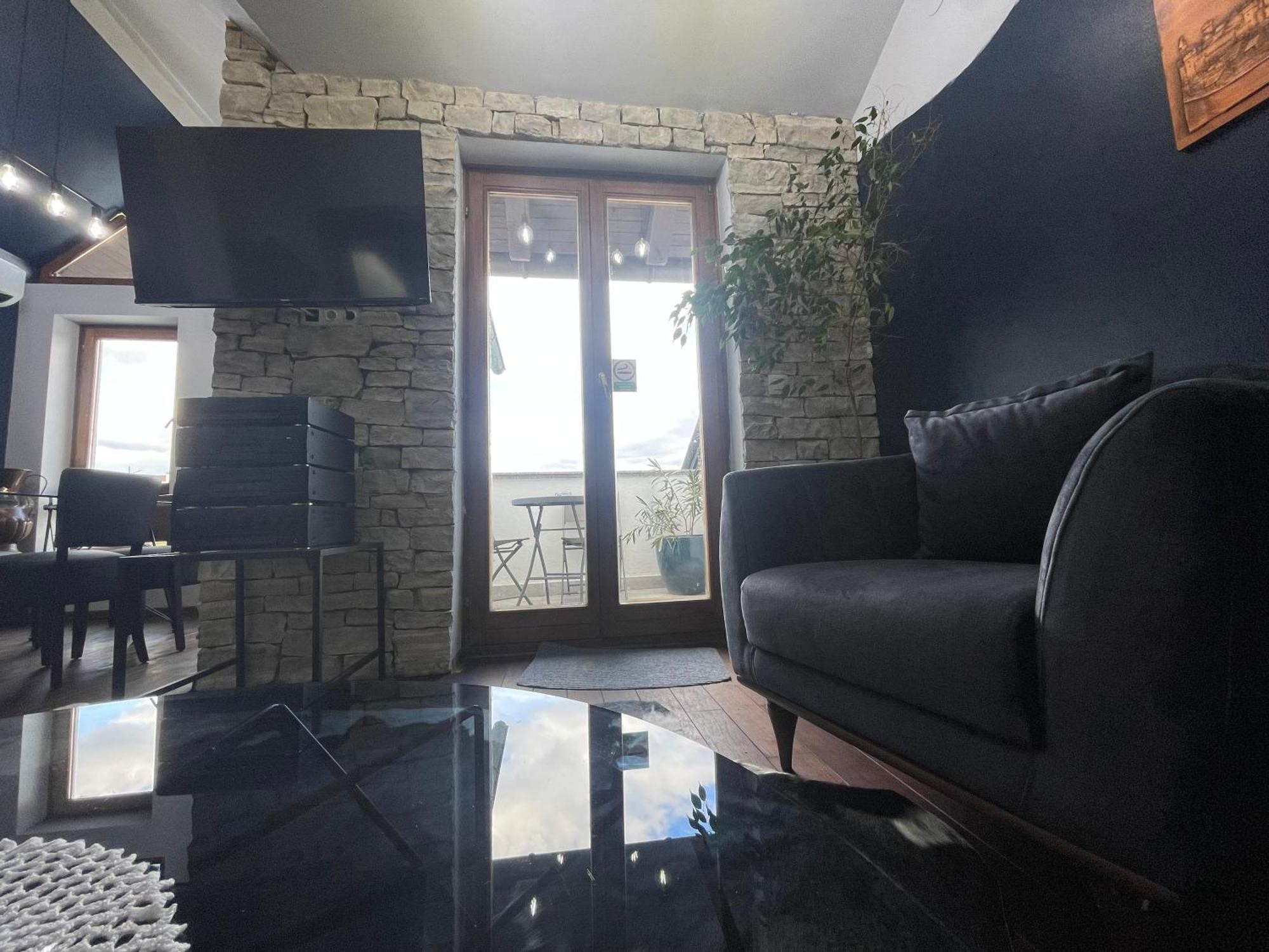 Vila Milka - Balkon - Besplatan Parking - Samostalna Prijava Karlovac Extérieur photo